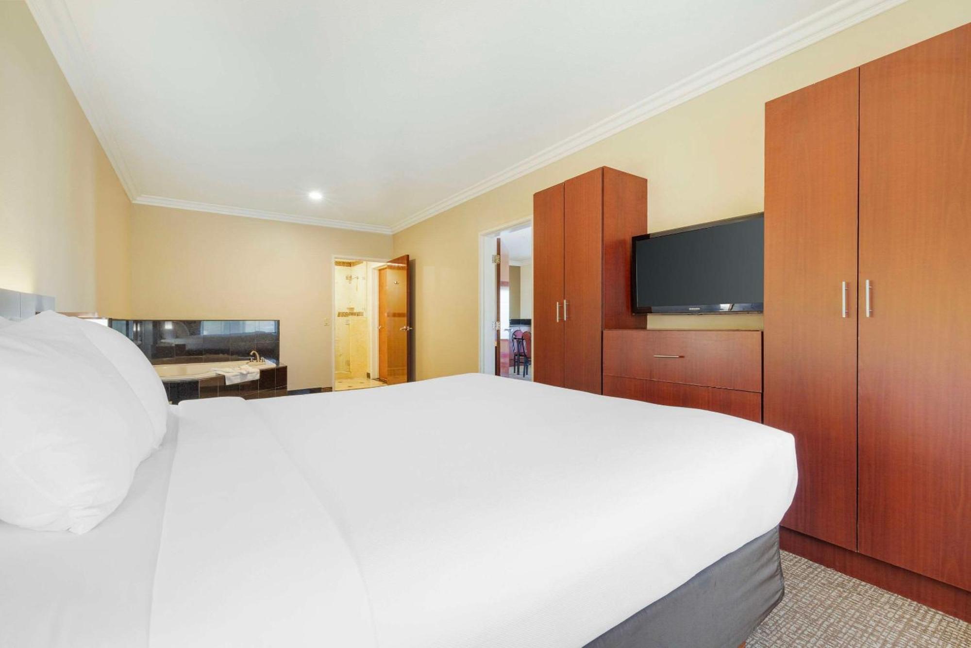 คอมฟอร์ต สวีท โอเชียนไซด์ แคมป์ เพนเดิลตัน แอเรีย Hotel ภายนอก รูปภาพ